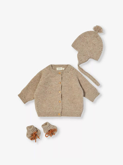 Organic Zoo Oatmeal knitted wool gift set (3-piece) at Collagerie