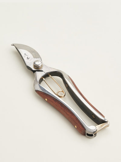 Niwaki Kurumi Secateurs at Collagerie