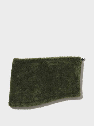 Uniqlo Green heat-tech fluffy neck warmer at Collagerie