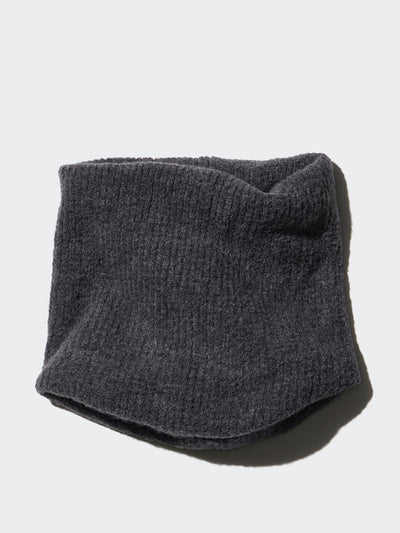 Uniqlo Heattech neck warmer at Collagerie