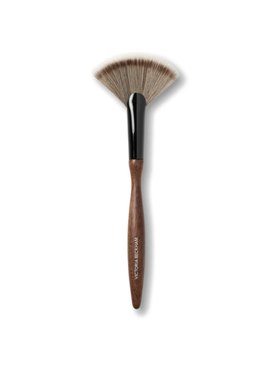 Victoria Beckham Beauty 14. Fan Brush at Collagerie