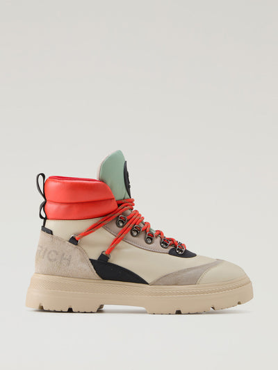Woolrich Hiking boots at Collagerie