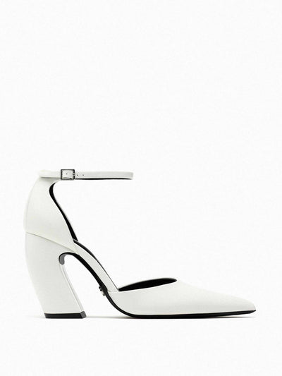 Zara Curved heel shoes at Collagerie