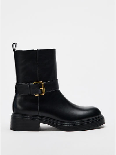 Zara Flat ankle boots with buckles at Collagerie