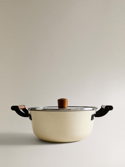 Zara Home Iron pot with lid at Collagerie