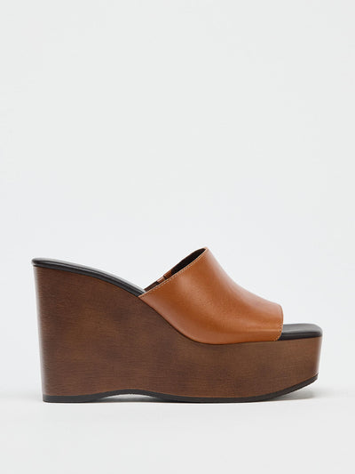 Zara Leather wedge at Collagerie