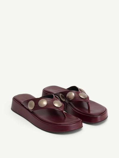 Zara Srpls Thong leather stud sandals at Collagerie