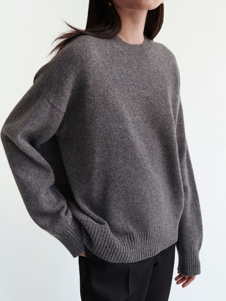 The ease of a classic crewneck knit is a small thing we cherish. &Daughter&