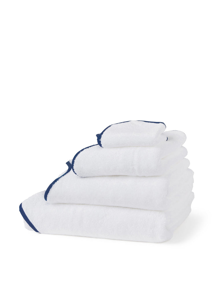Amelia white/navy scalloped bath towels