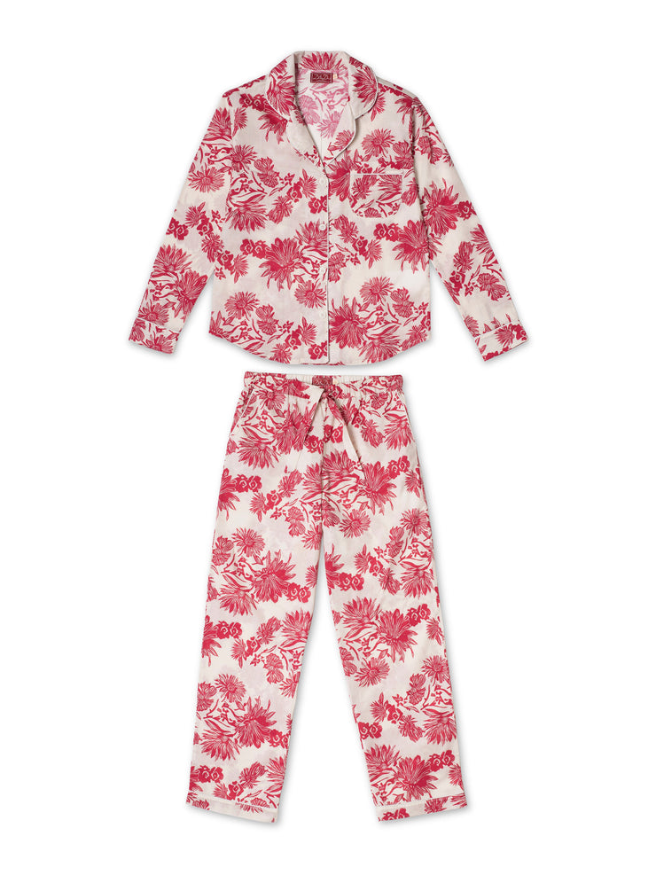 A long pyjama Desmond & Dempsey set that is tailored yet remains modern, featuring piping, buttoned cuffs, and a timelessly trendy print. Collagerie.com