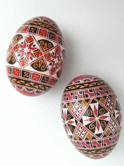 Casa de Folklore Traditional hand-painted eggs at Collagerie