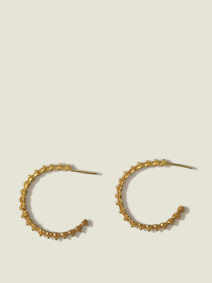 Handcrafted in the town of Mompox, famed for jewellery making, these Large Hoop Earrings offer a classic style with a Colombian twist. Collagerie.com