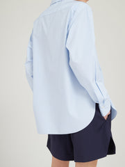 The Milo blue shirt by Issue Twelve is generous in the body and made in a crisp, blue and white pin-stripe organic cotton. Perfect for Autumn Winter. Collagerie.com