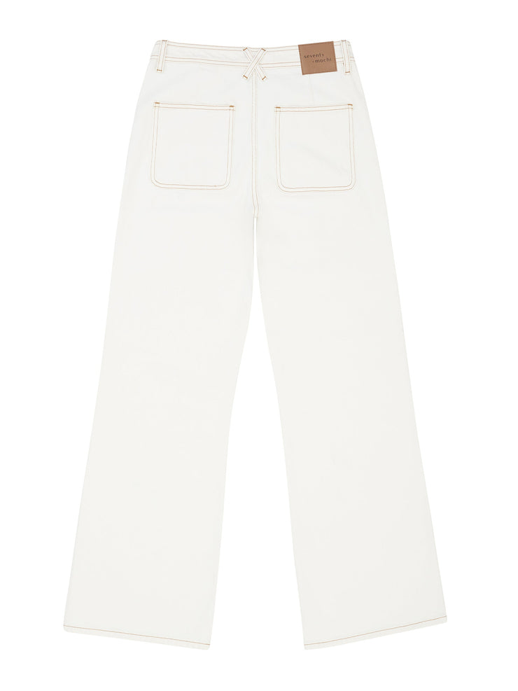A wardrobe staple by Seventy + Mochi that will be your go-to white denim jean. A long, vintage-inspired wide leg with a high rise and slim on the hips. Collagerie.com