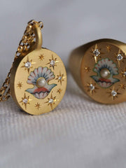 Clam & pearl gold pendant hand-painted enamel necklace
