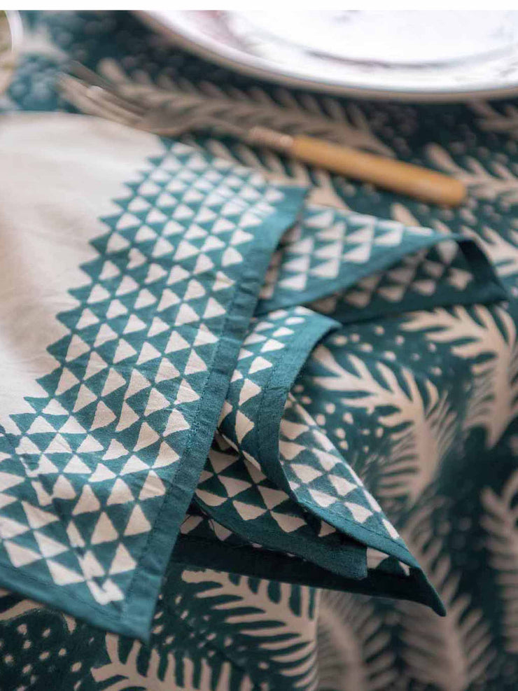 Green and white fern napkin