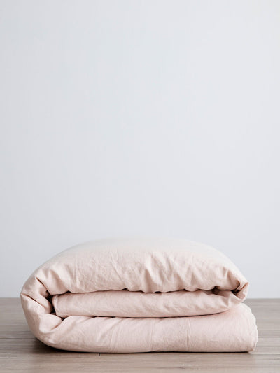 Cultiver Blush linen duvet cover at Collagerie