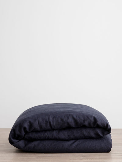 Cultiver Navy linen duvet cover at Collagerie