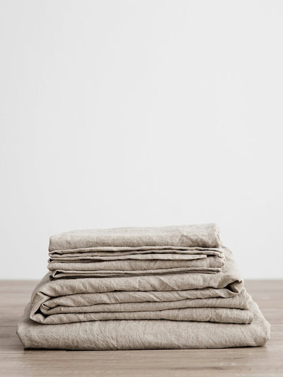 Cultiver Natural linen sheet set with pillowcases at Collagerie