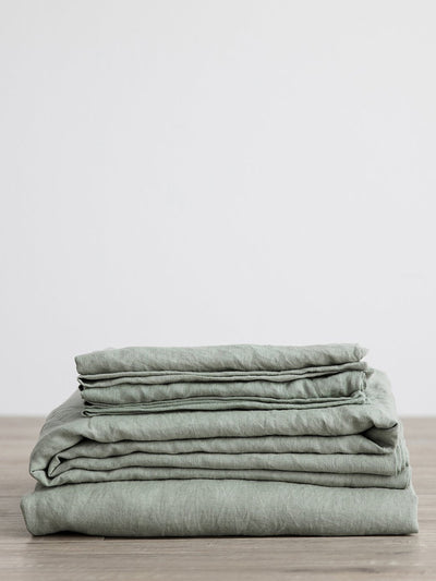 Cultiver Sage linen sheet set with pillowcases at Collagerie