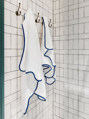 Amelia white/navy scalloped bath towels