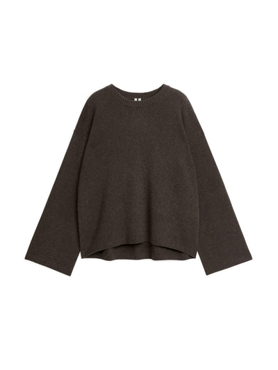 Arket Brown cashmere jumper at Collagerie