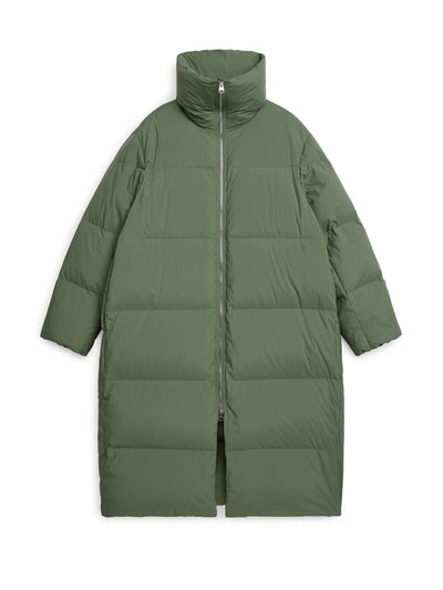 Arket Green oversized puffer coat at Collagerie