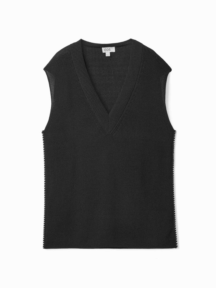 Black v-neck knitted vest