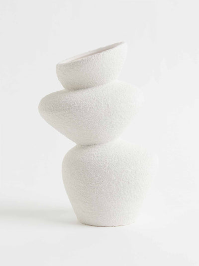 H&M Home White stoneware vase at Collagerie