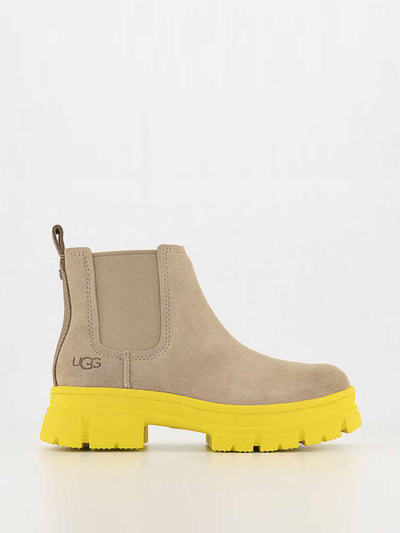 Ugg Chelsea boots at Collagerie