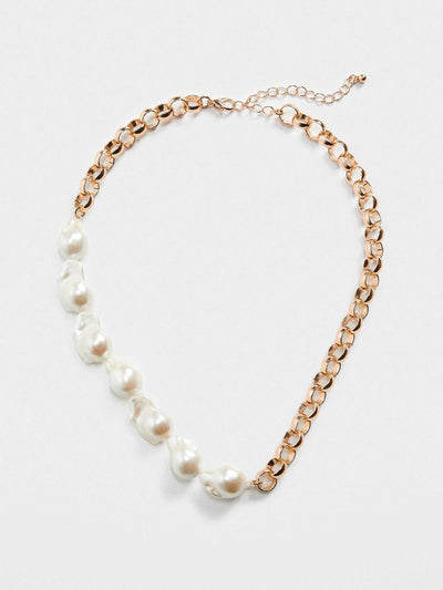 Mango Pearl chain necklace at Collagerie