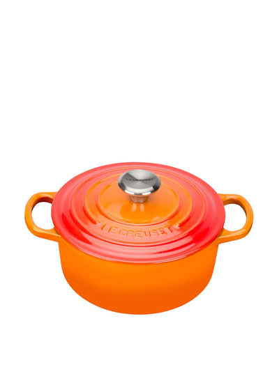 Le creuset Signature cast iron round casserole at Collagerie