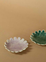 Stoneware daisy dishes, set of two