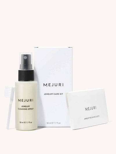 Mejuri Jewellery care kit at Collagerie