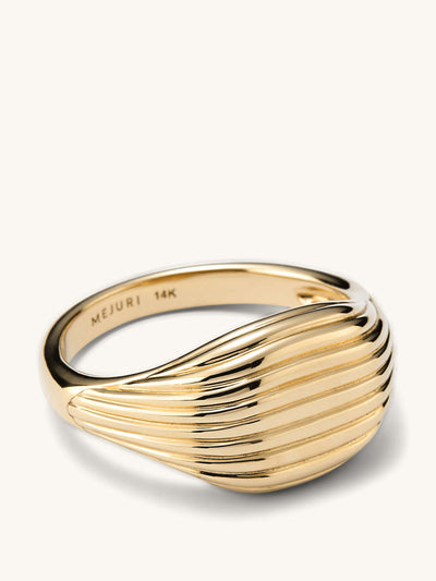 Mejuri Gold signet ring at Collagerie