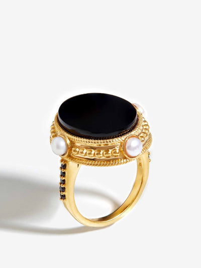 Missoma x Harris Reed Gold and black pearl ring at Collagerie