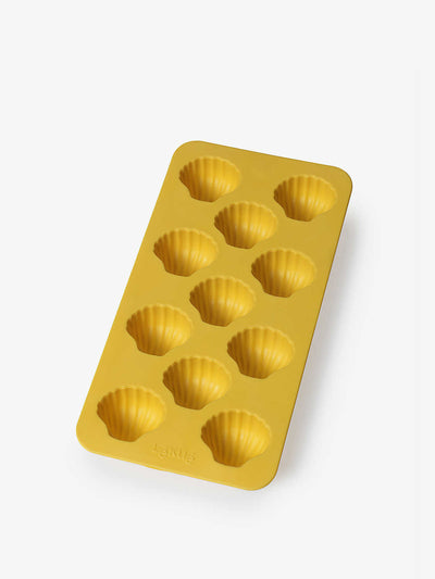 Lekue Shell-shape rubber ice cube tray at Collagerie