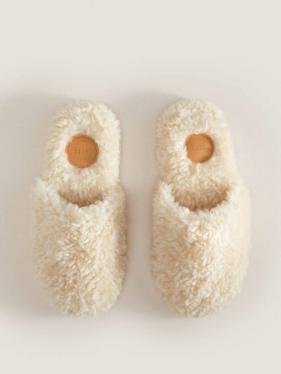 Zara Faux fur slippers at Collagerie